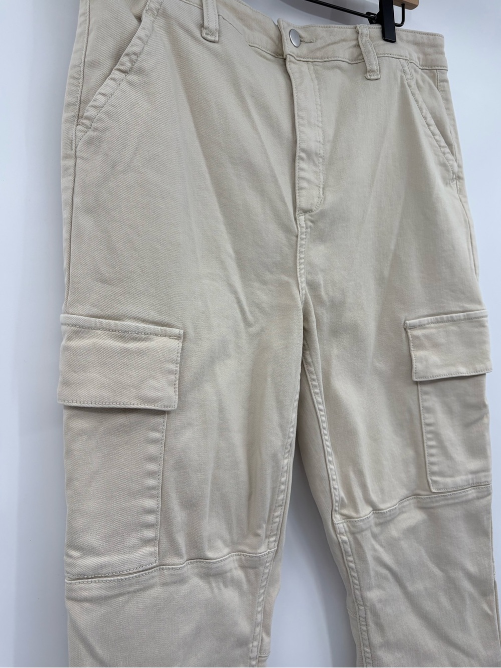 Favorite Daughter Super High Rise Cargo Skinny Ankle Pants Cream Beige Size 32 - Picture 5 of 10